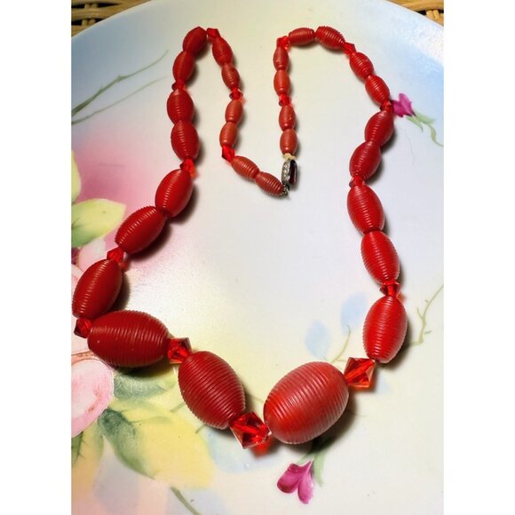Vintage 30's Czech Red Beaded Carved Celluloid Glass Beaded necklace - Picture 9 of 12